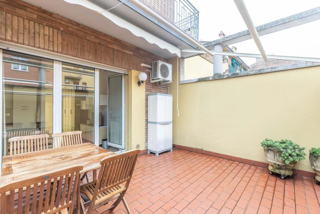Apartamento Tiarini 14 Bolonia Exterior foto