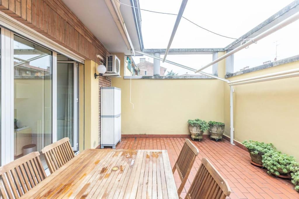 Apartamento Tiarini 14 Bolonia Exterior foto